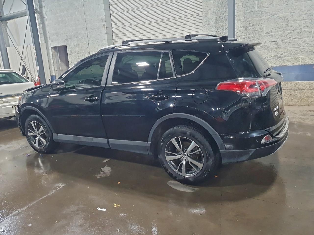 2017 Toyota Rav4 Xle - Фото 2