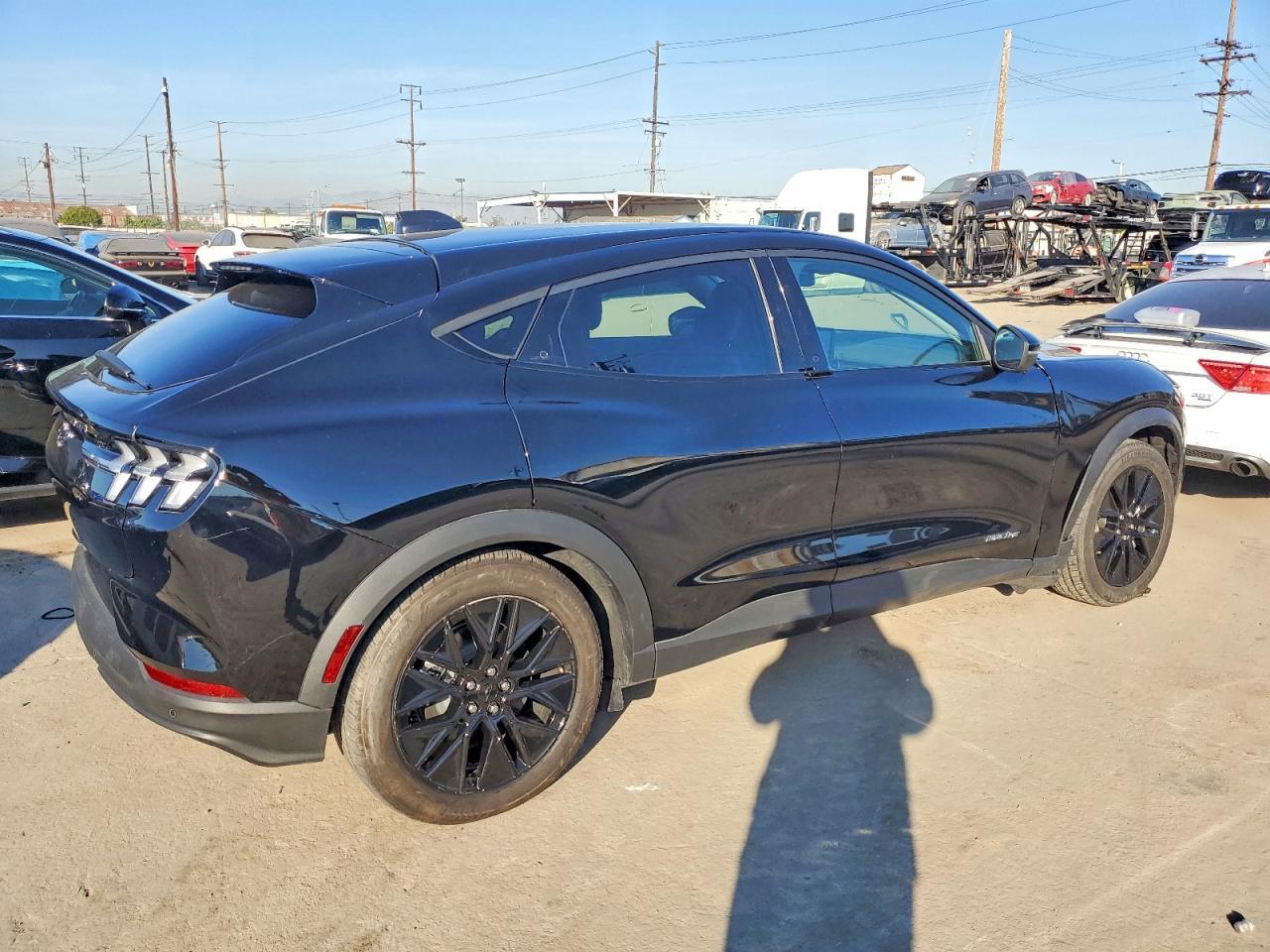 2025 Ford Mustang Mach-E Select - Фото 3