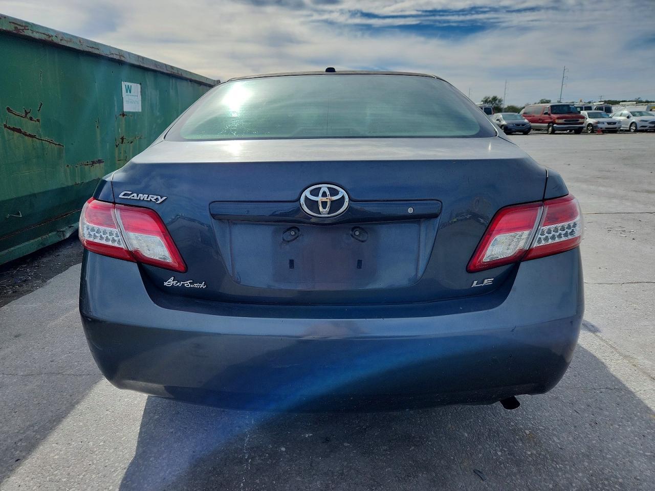 2010 Toyota Camry Base - Фото 6