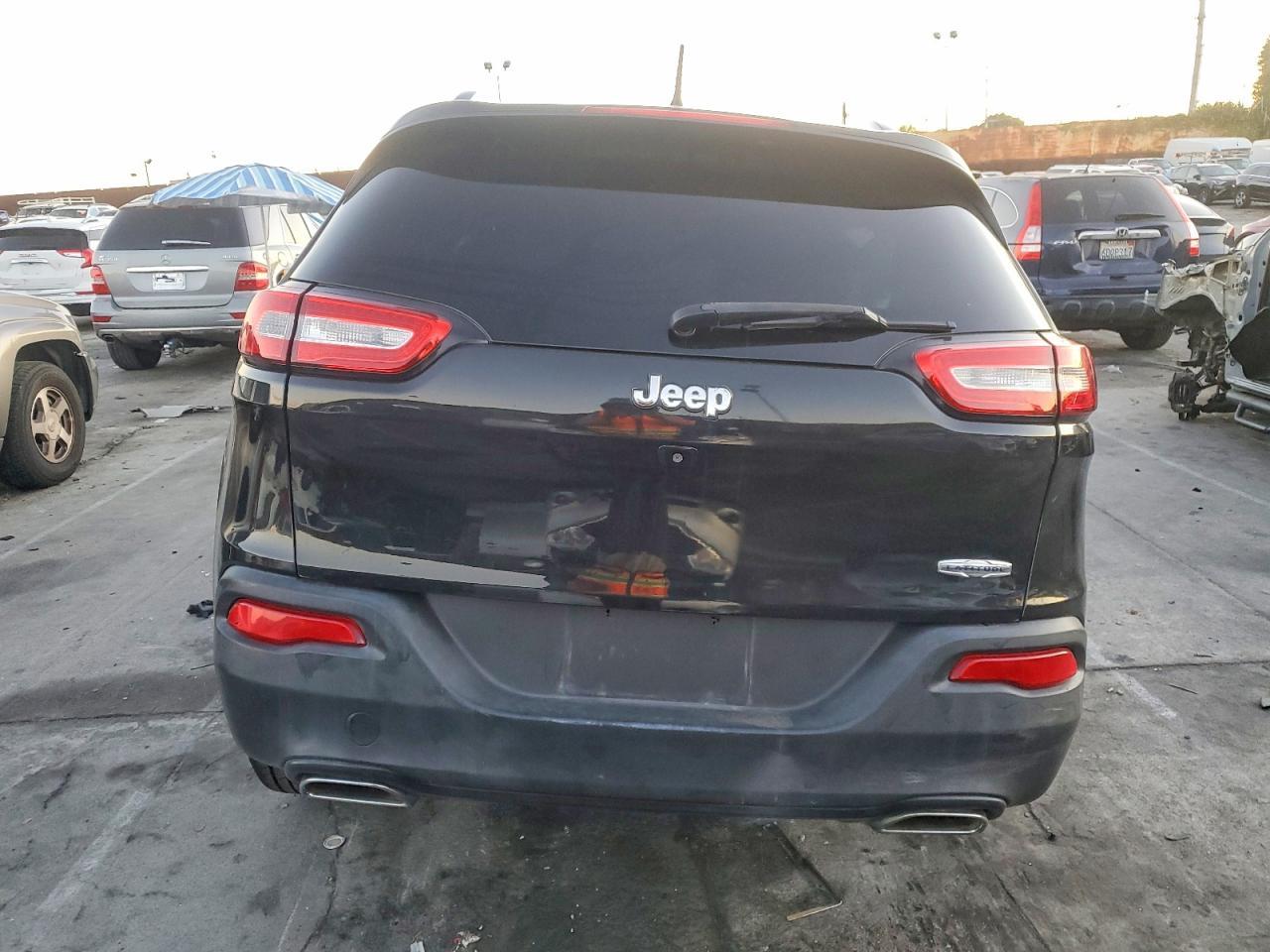 2016 Jeep Cherokee Latitude - Фото 6