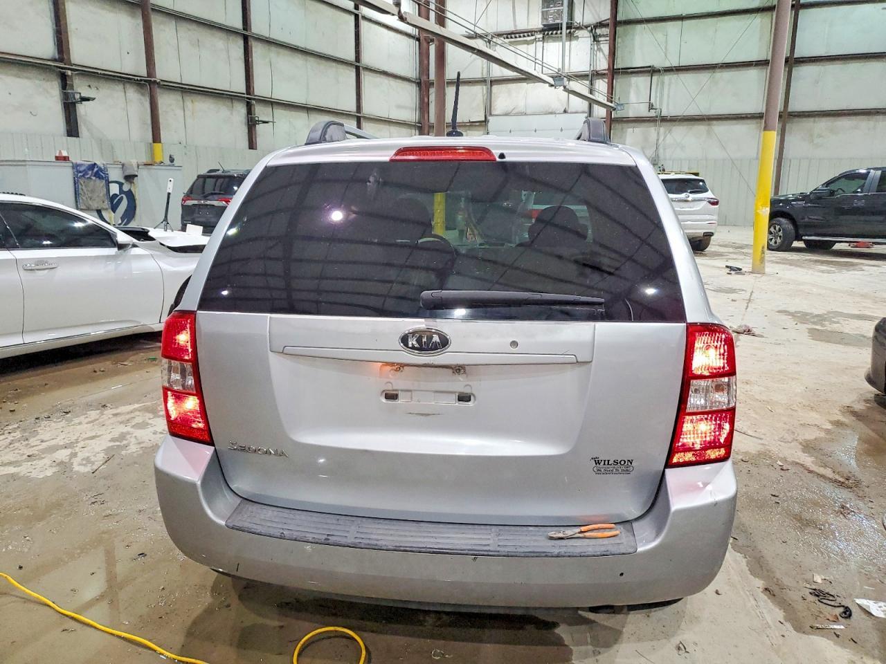 2009 Kia Sedona - Фото 6