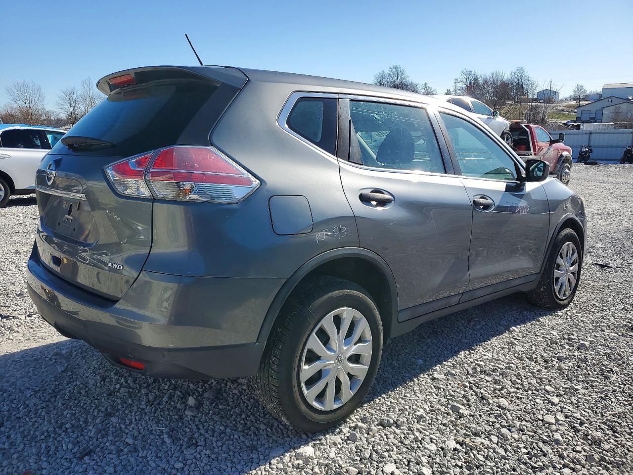 2016 Nissan Rogue S - Image 3