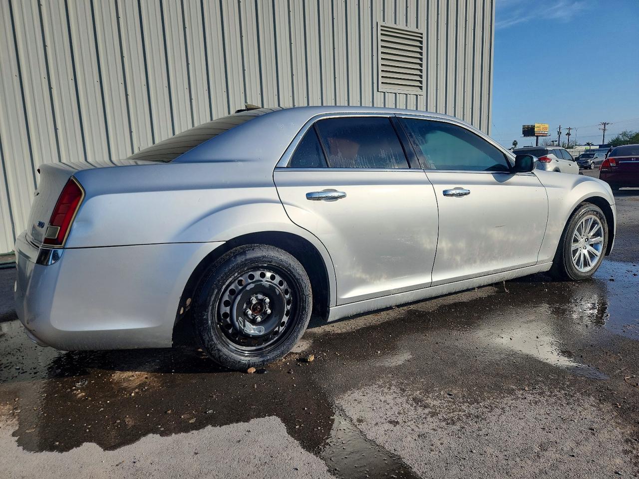 2012 Chrysler 300 Limited - Фото 3