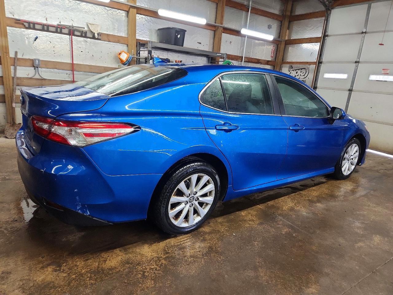2019 Toyota Camry - Фото 3