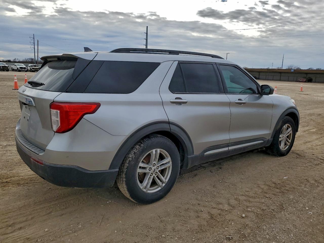2021 Ford Explorer Xlt - Image 3