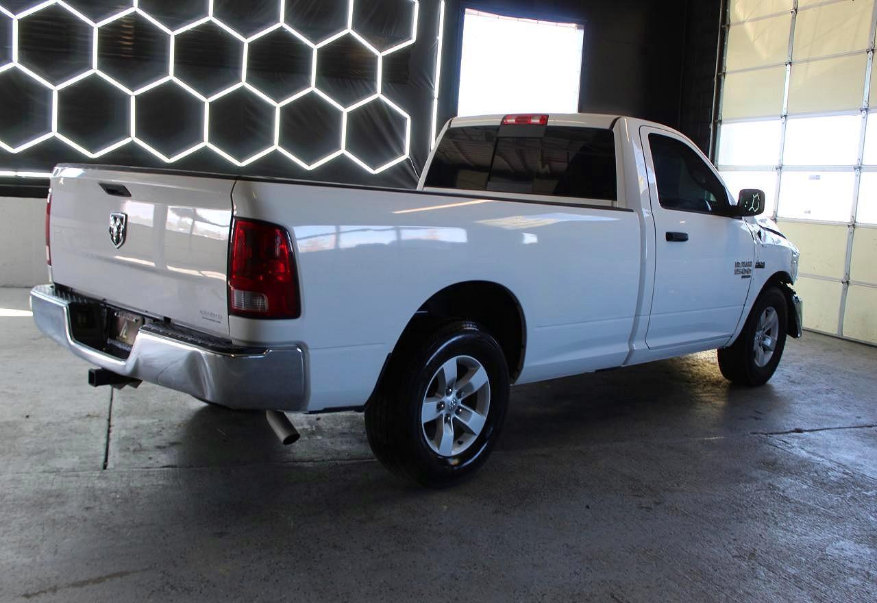 2019 Ram 1500 Classic Tradesman - Фото 3