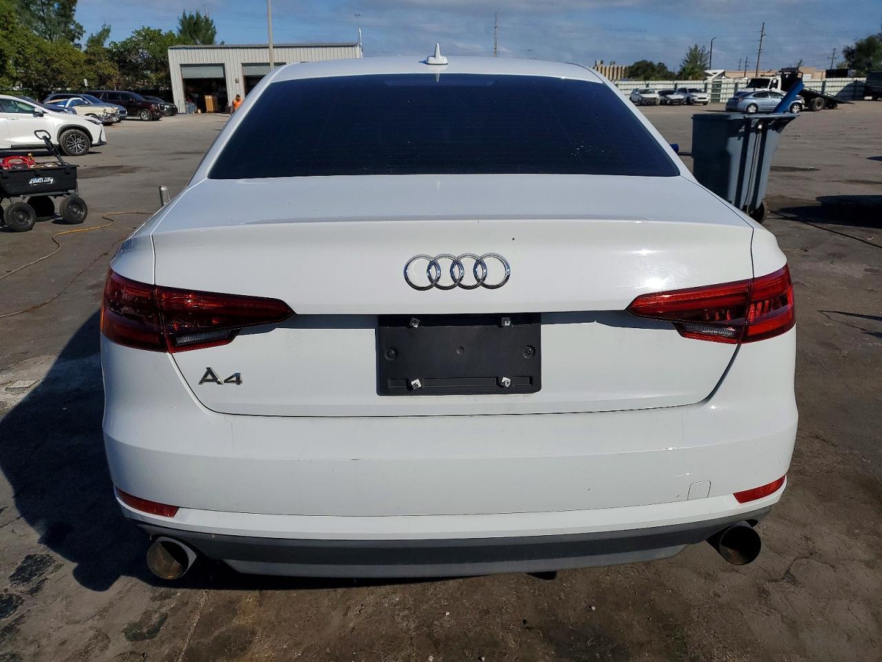 2017 Audi A4 Premium - Фото 6