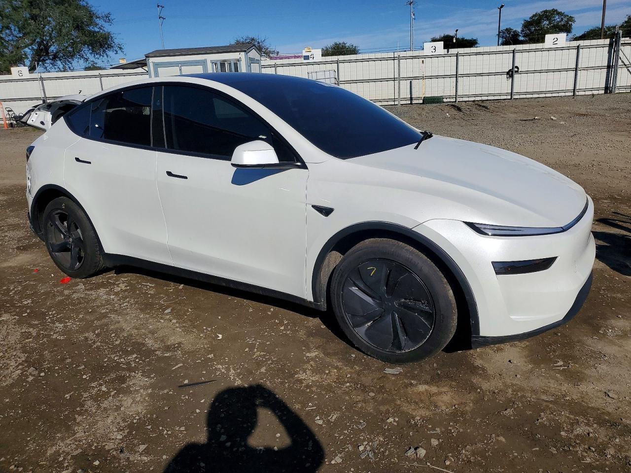 2026 Tesla Model Y - Image 4