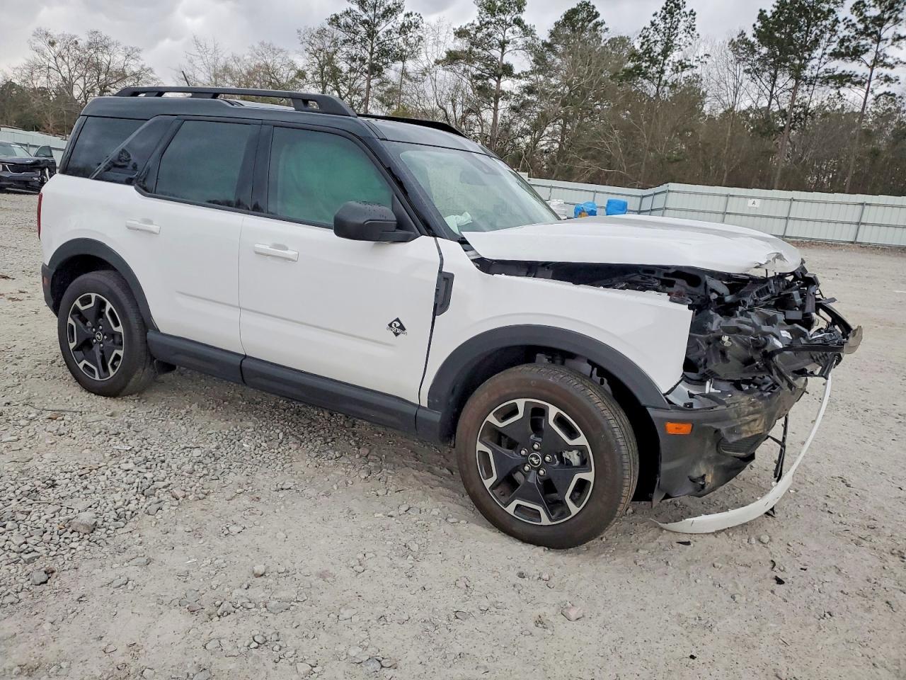2024 Ford Bronco Sport Outer Banks - Image 4