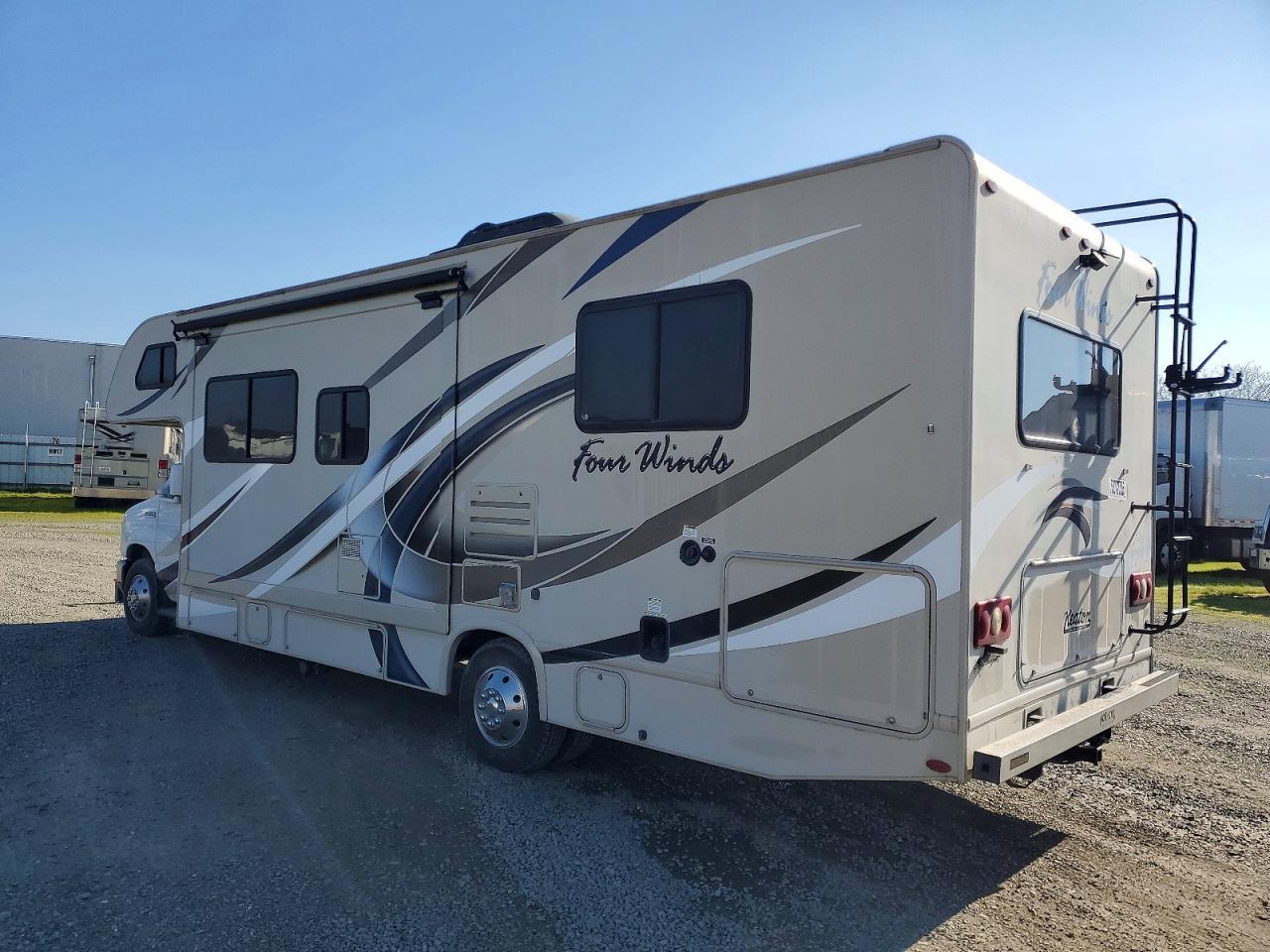 2018 Ford E450 Recreational Vehicle - Фото 3