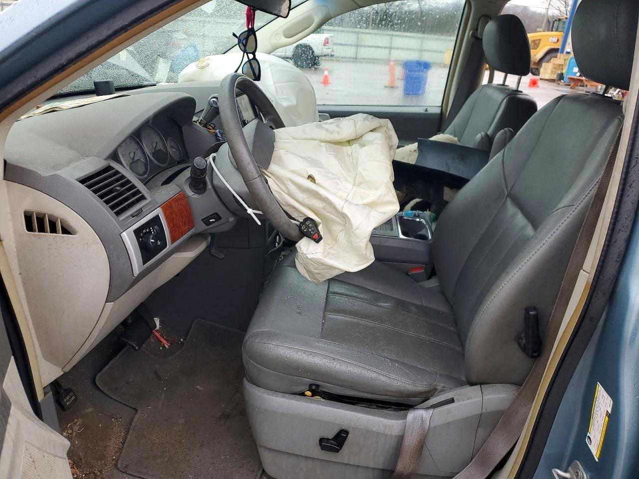 2008 Chrysler Town & Country Touring - Фото 7