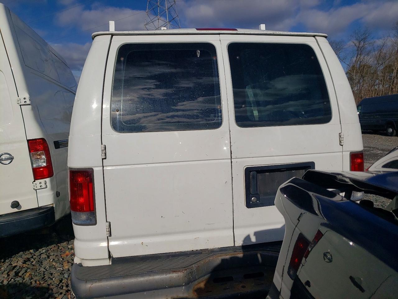 2004 Ford E250 Utility / Service Van - Фото 6