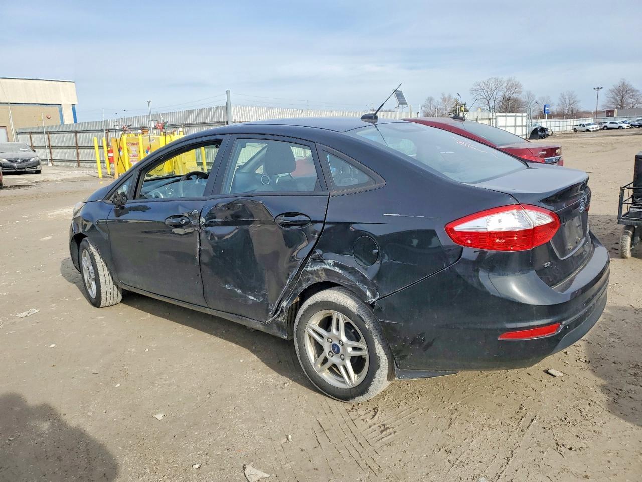 2017 Ford Fiesta Se - Фото 2