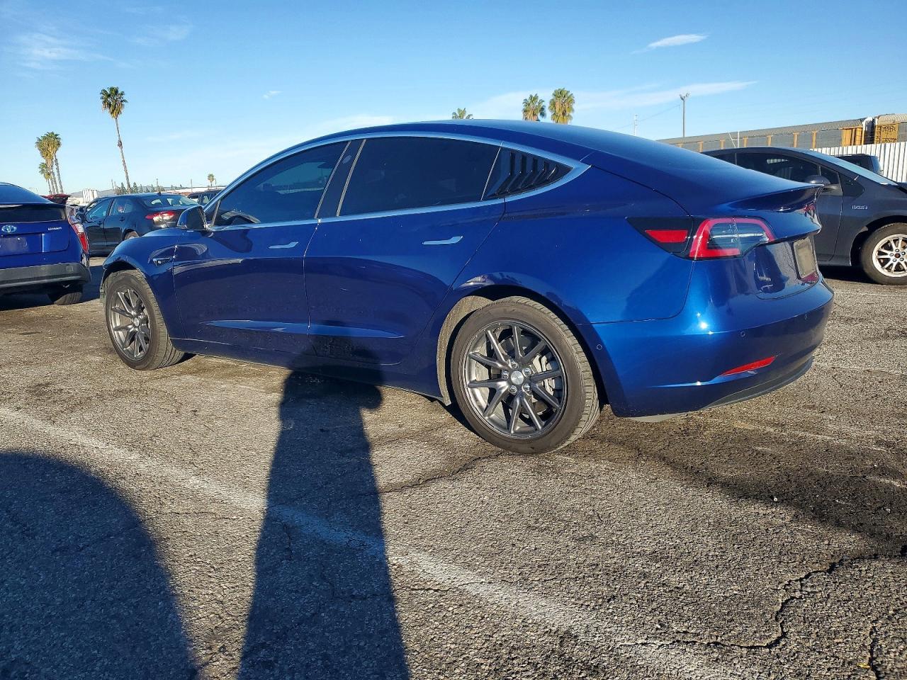 2019 Tesla Model 3 - Image 2