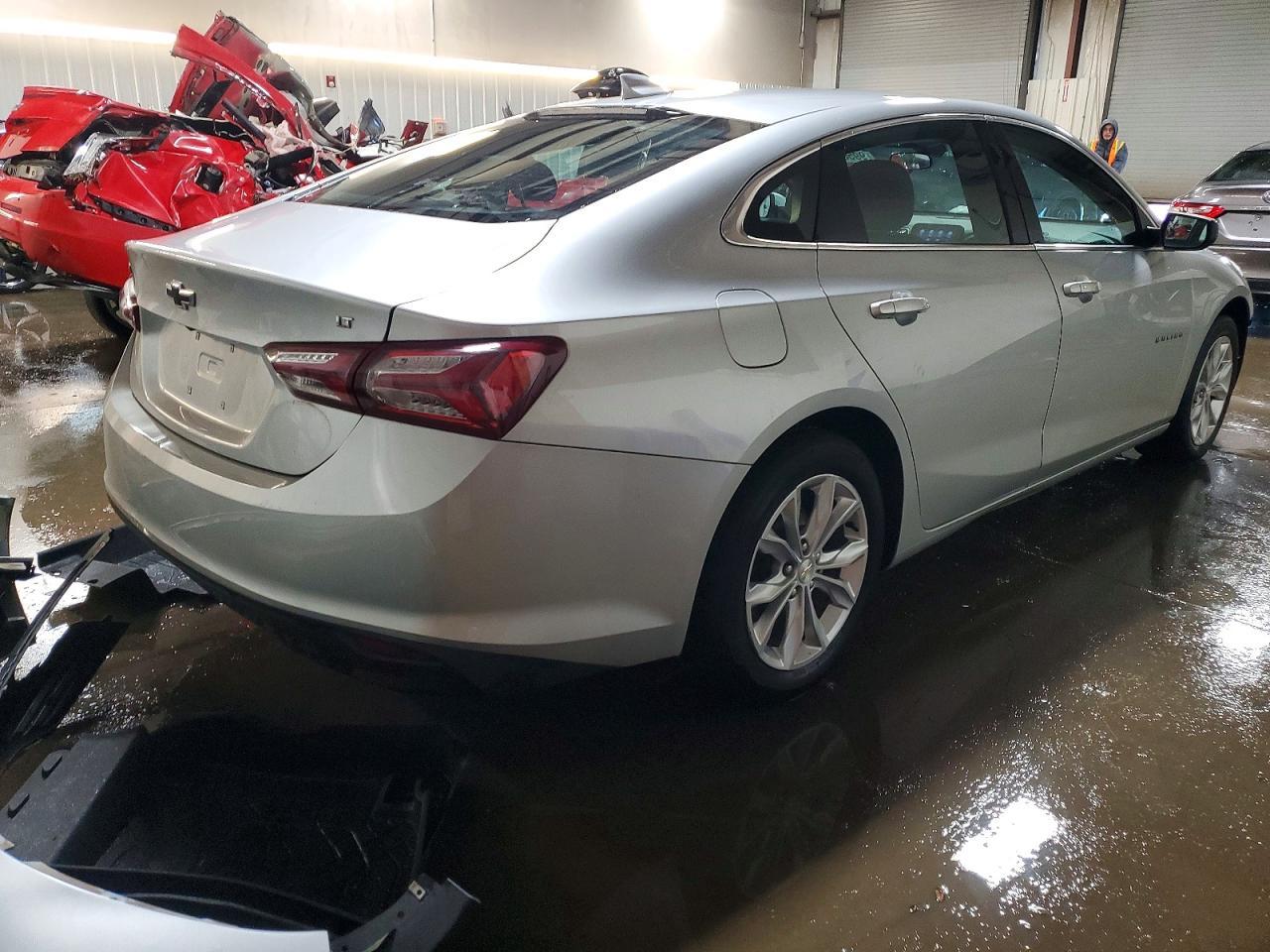 2022 Chevrolet Malibu Lt - Image 3