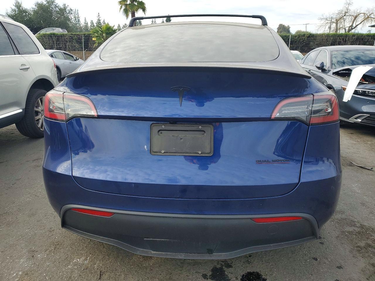 2023 Tesla Model Y - Image 6