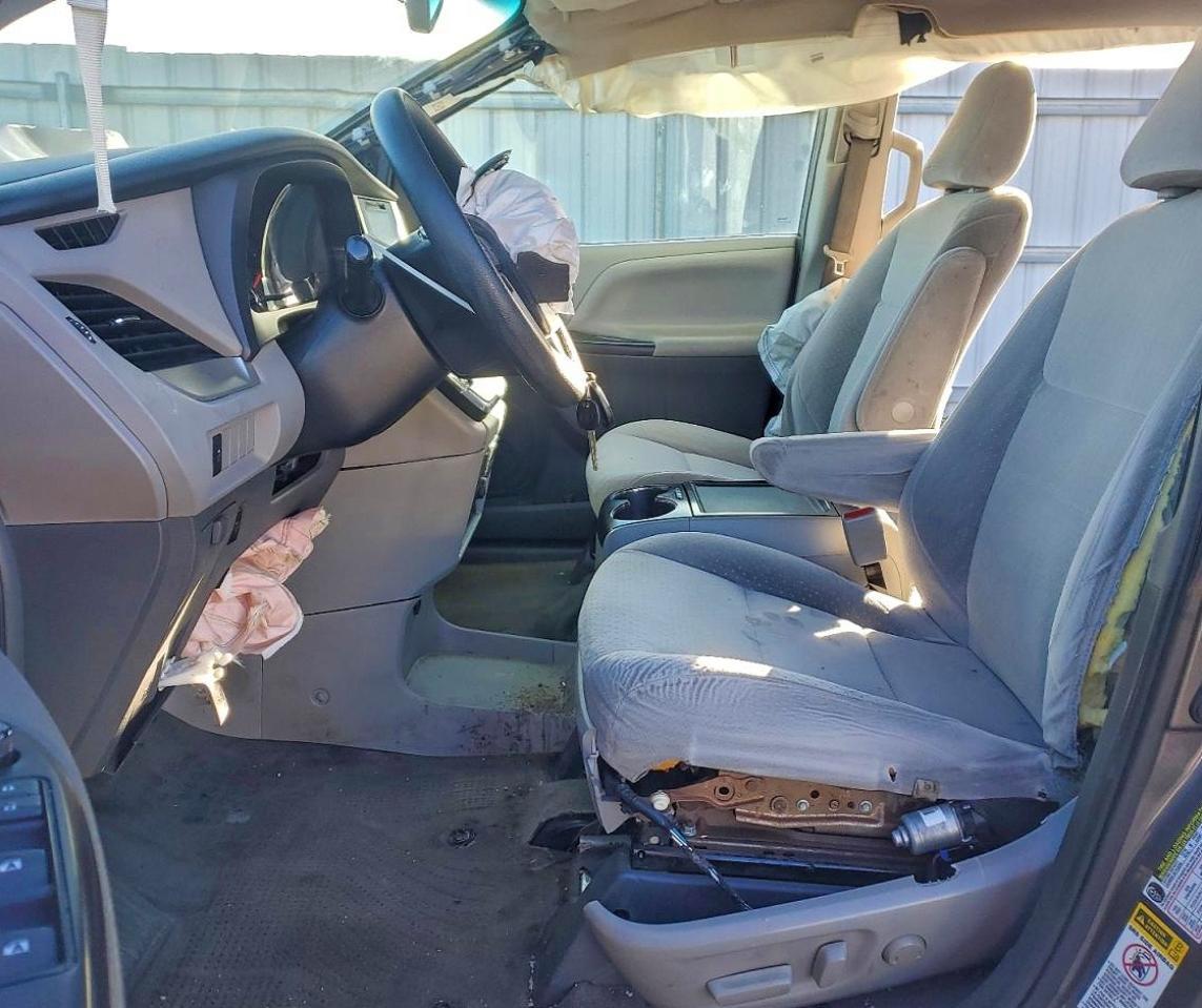 2017 Toyota Sienna Le - Фото 7