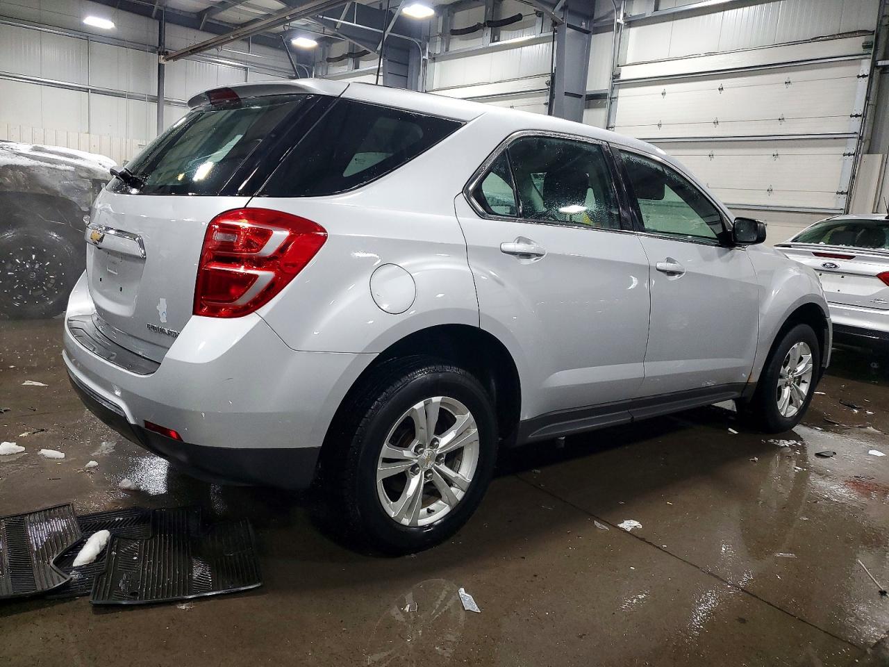 2016 Chev Equinox - Фото 3