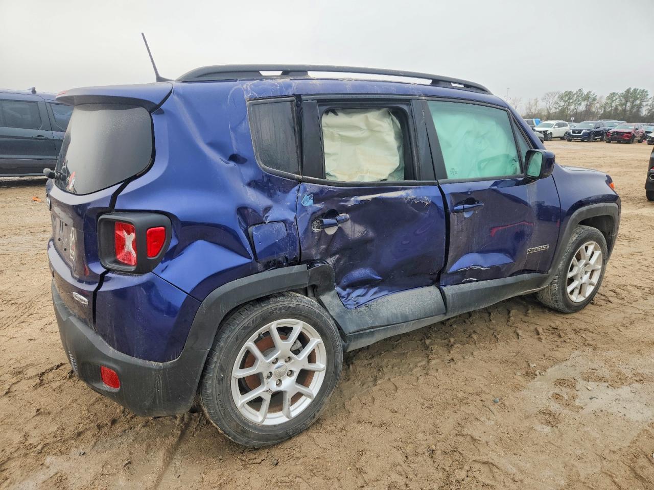 2021 Jeep Renegade Latitude - Фото 3