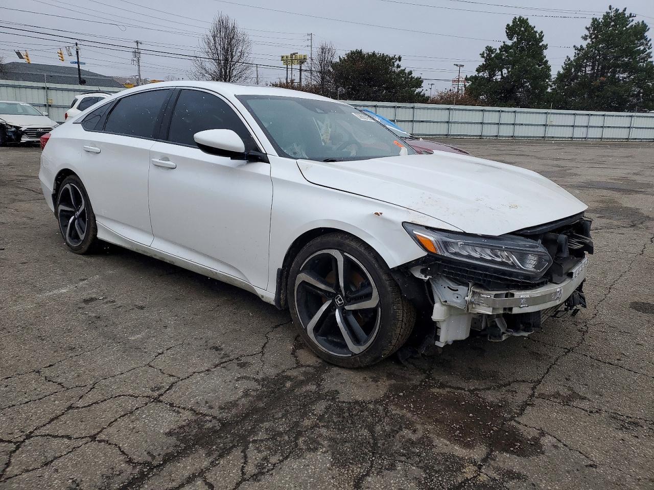 2019 Honda Accord Sport - Image 4
