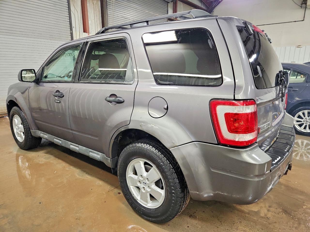 2010 Ford Escape Xlt - Фото 2