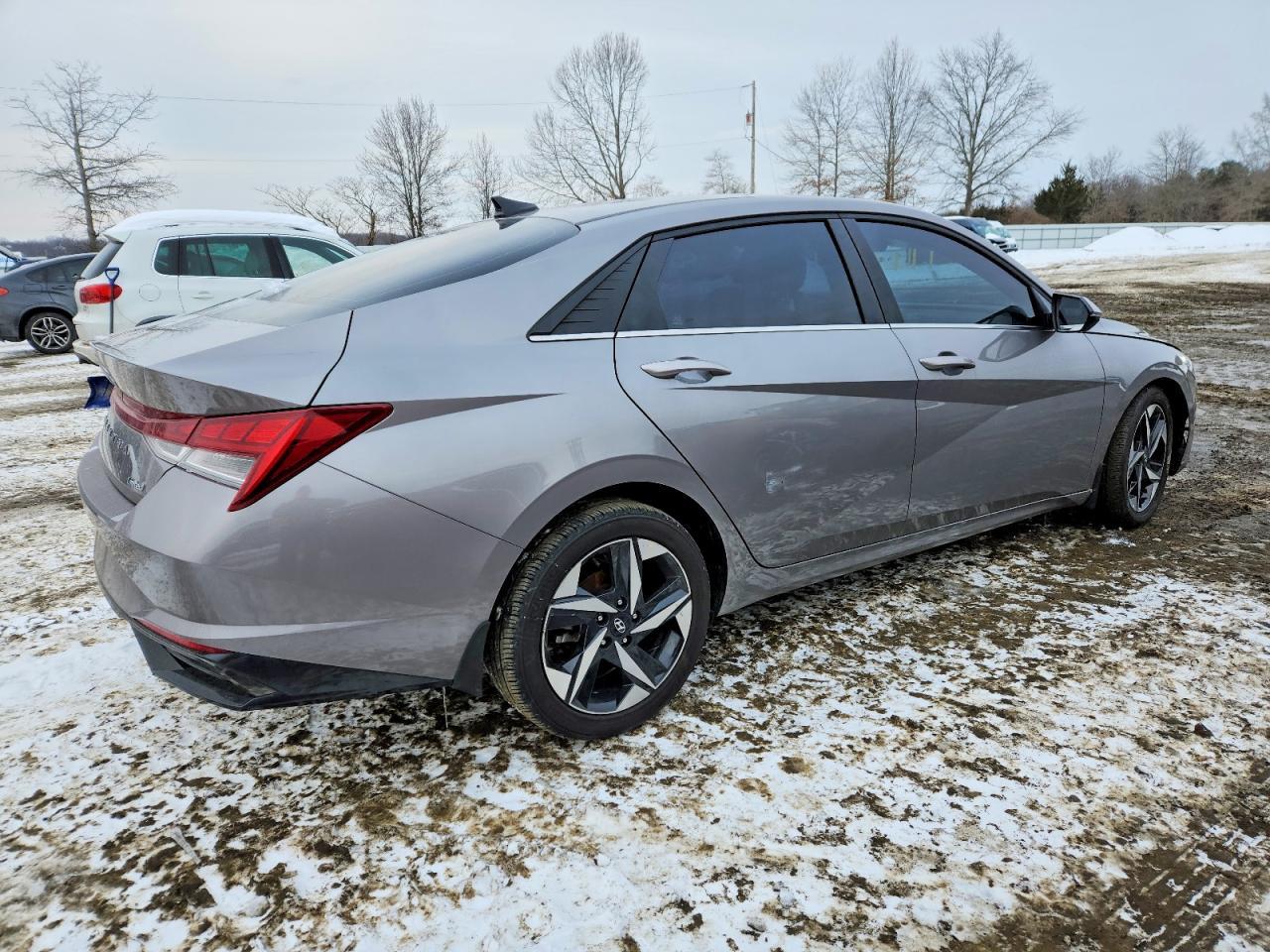 2023 Hyundai Elantra Limited - Image 3