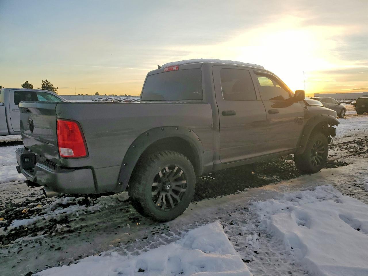 2020 Ram 1500 Classic Tradesman - Фото 3