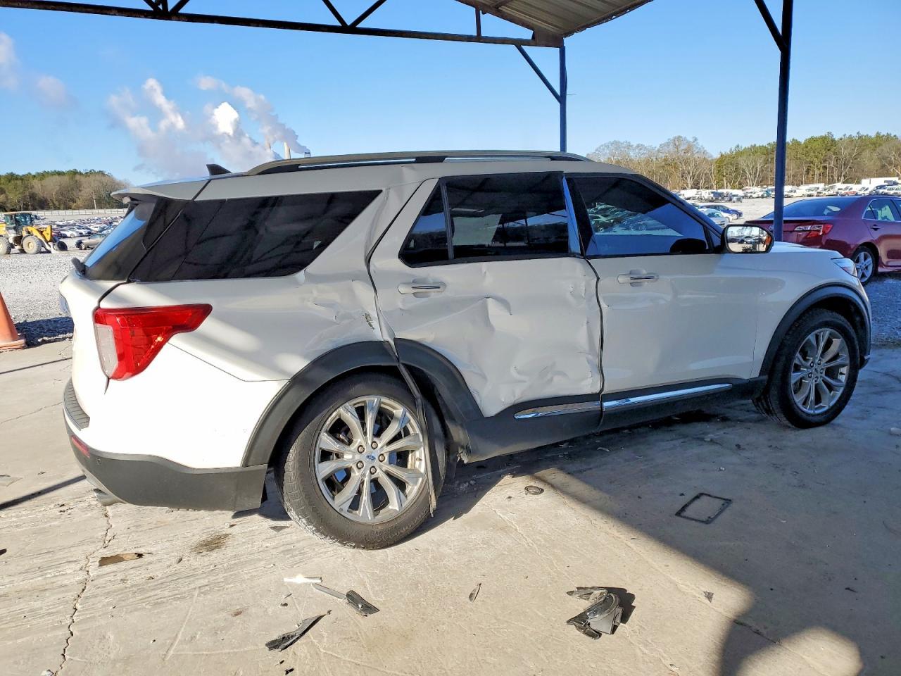 2022 Ford Explorer Limited - Image 3