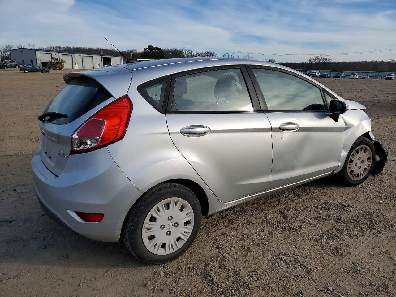 2016 Ford Fiesta S - Image 3