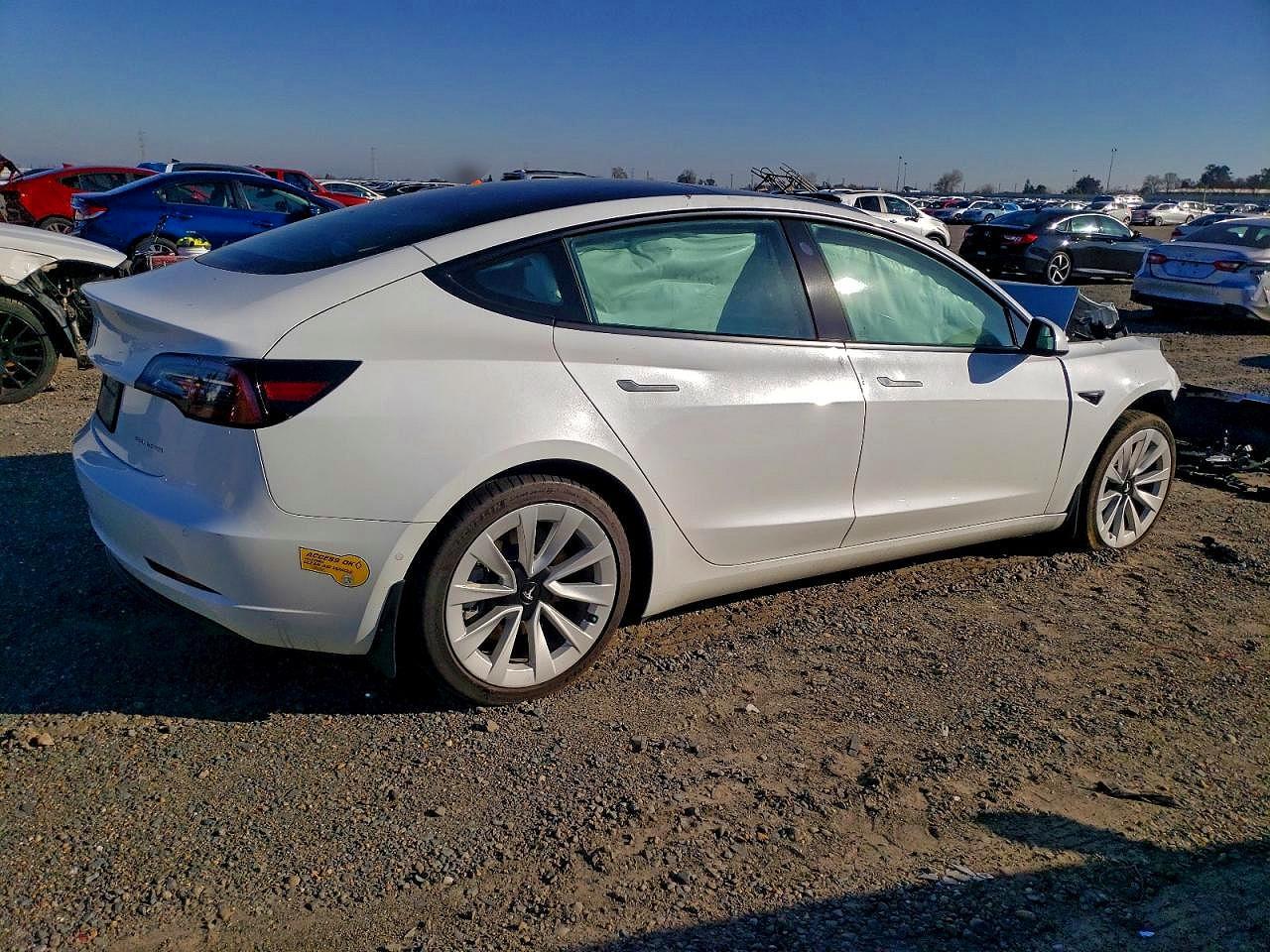 2022 Tesla Model 3 - Image 3