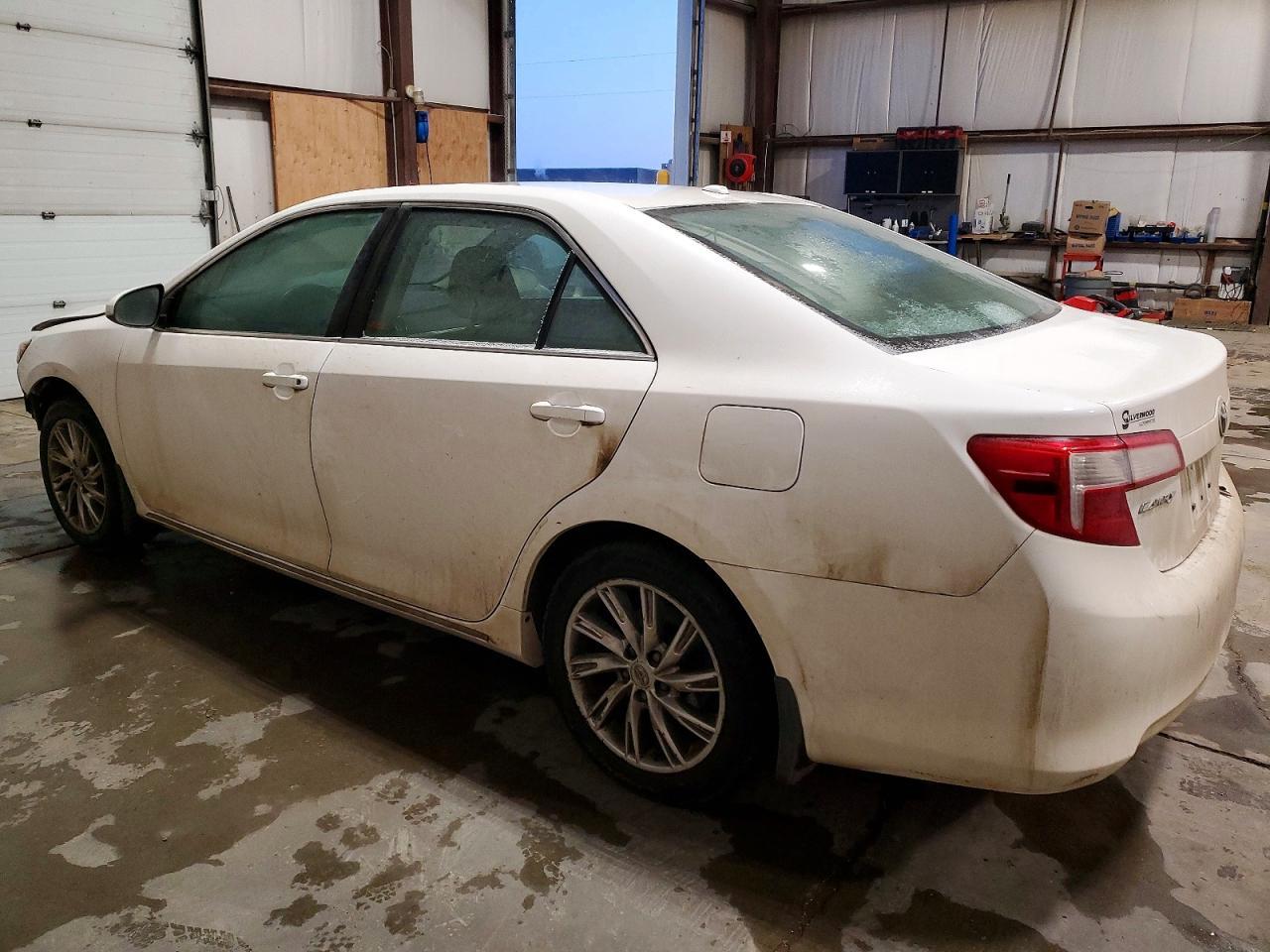 2014 Toyota Camry Le 4Dr - Фото 2