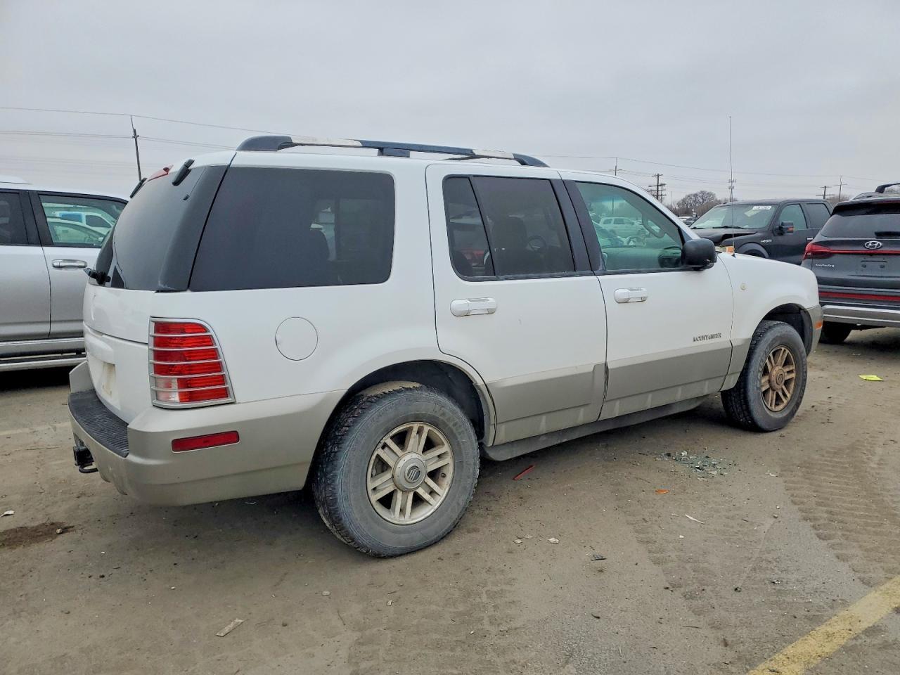 2002 Mercury Mountaineer - Image 3