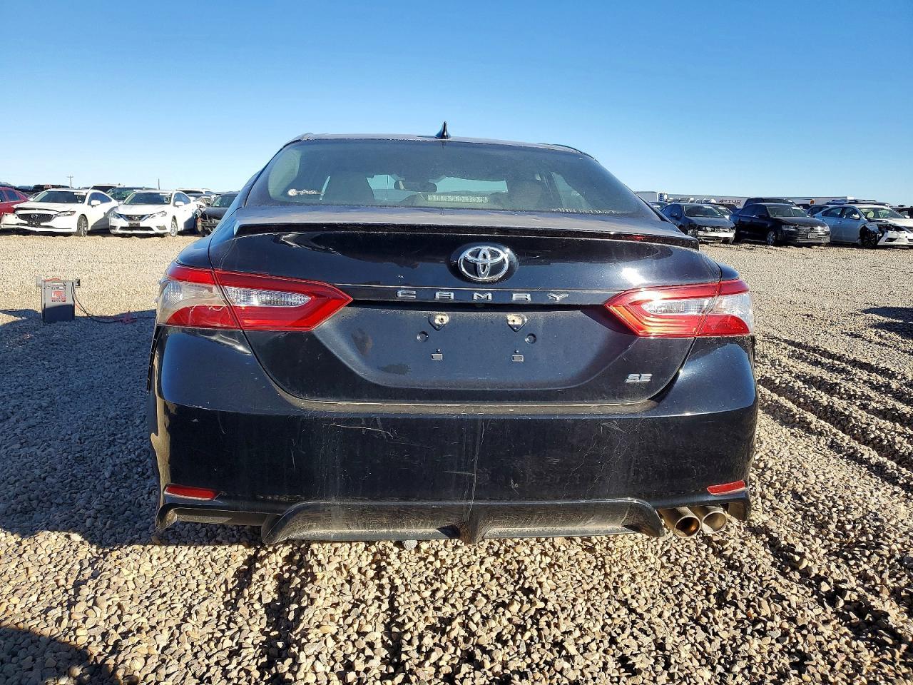 2020 Toyota Camry Se - Фото 6