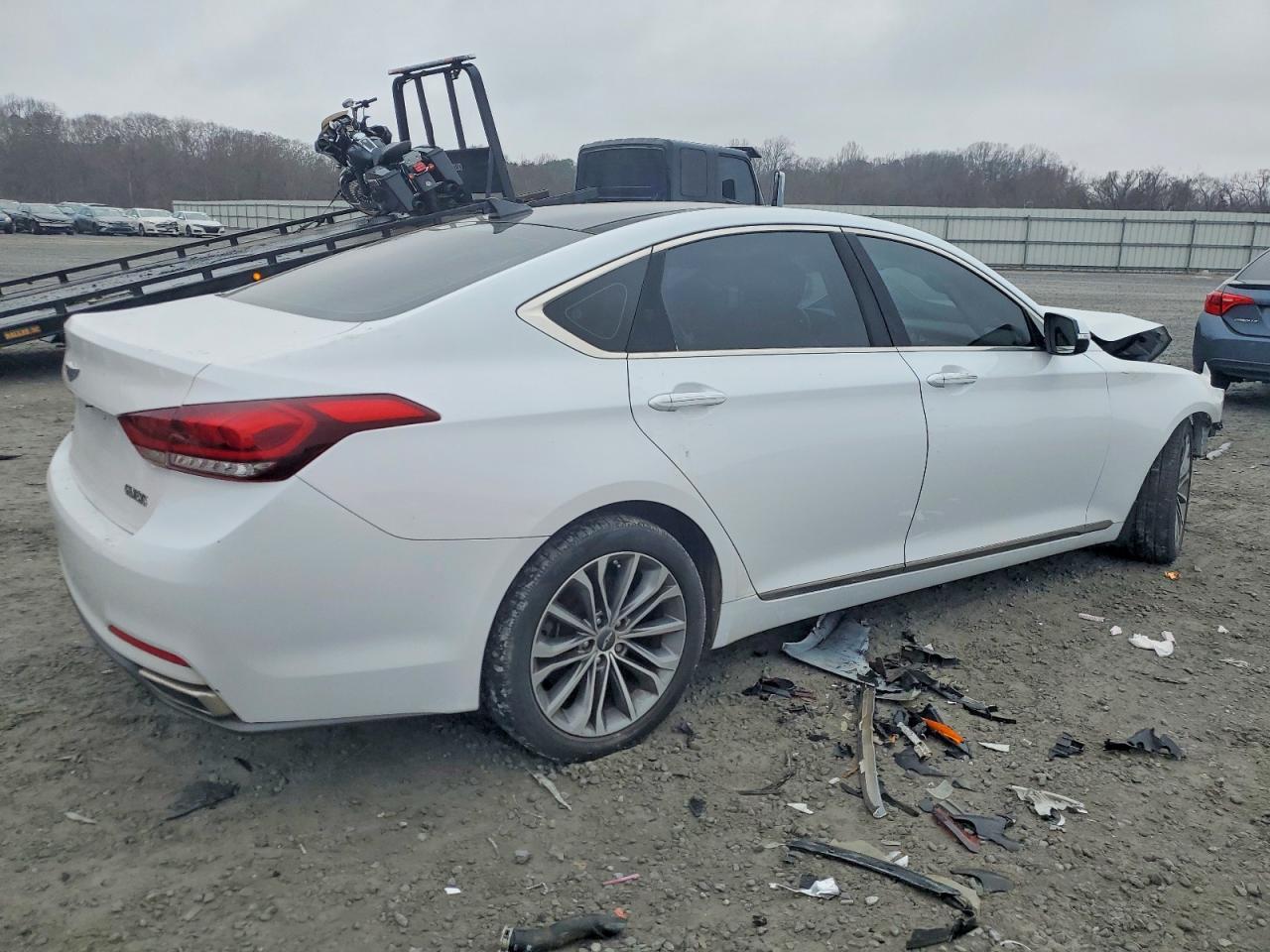 2015 Hyundai Genesis 3.8L - Фото 3
