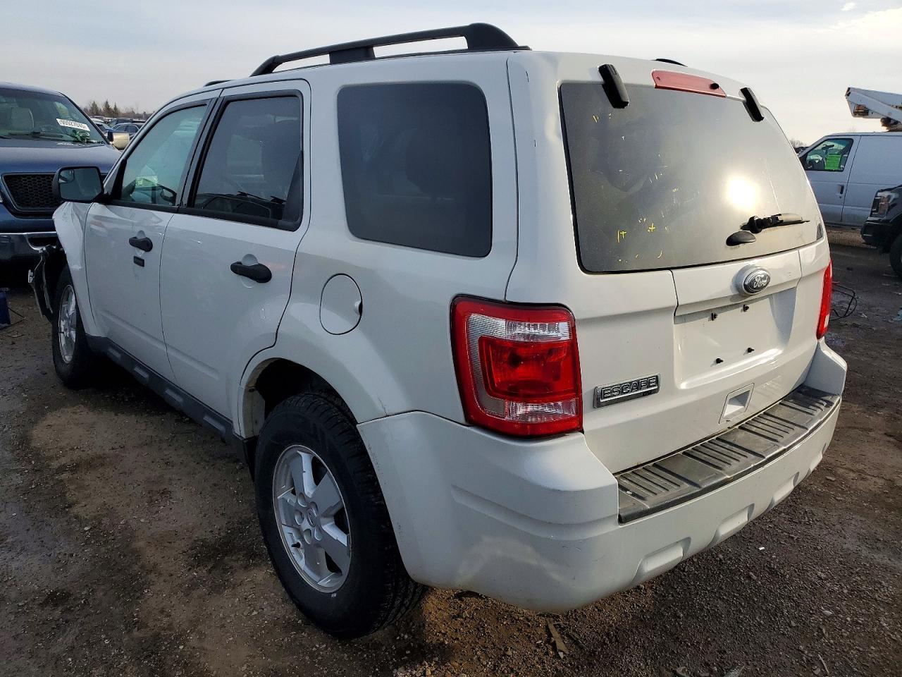 2011 Ford Escape Xlt - Фото 2