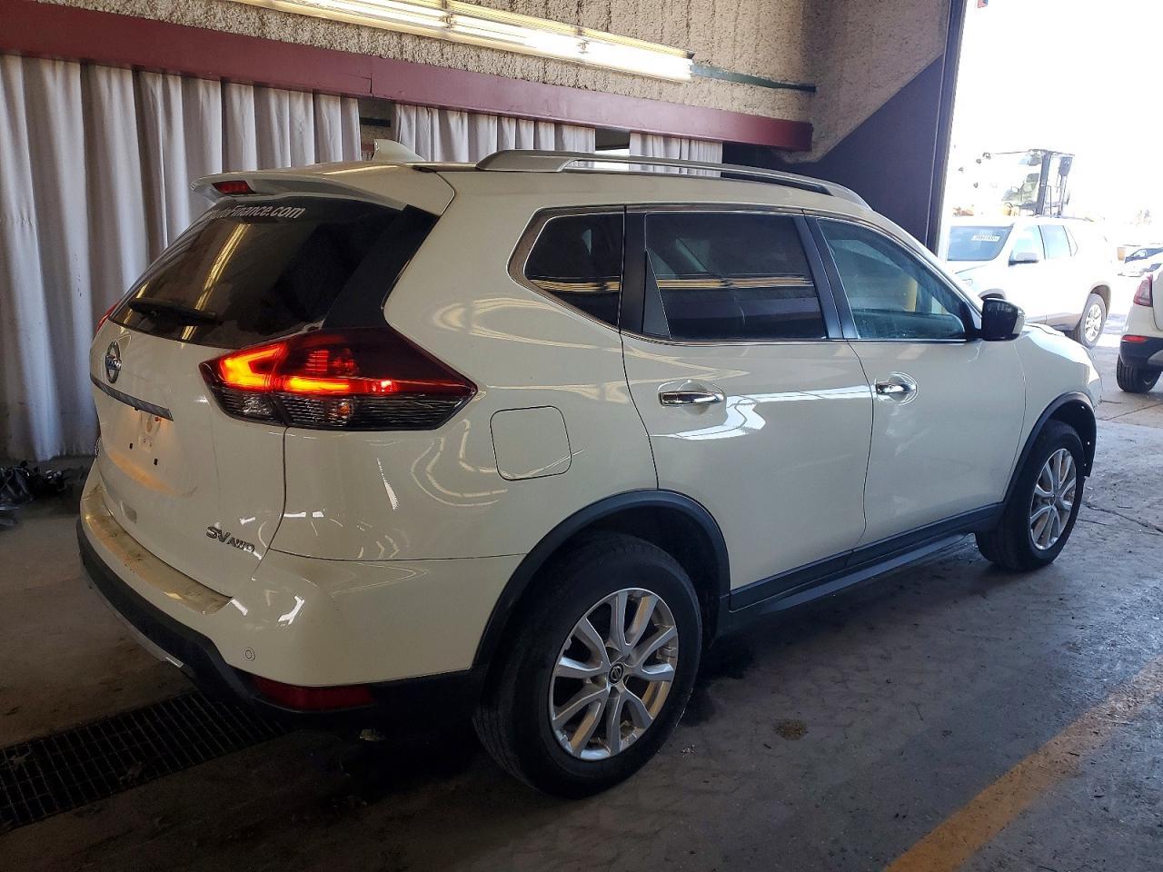 2020 Nissan Rogue Sv - Фото 3
