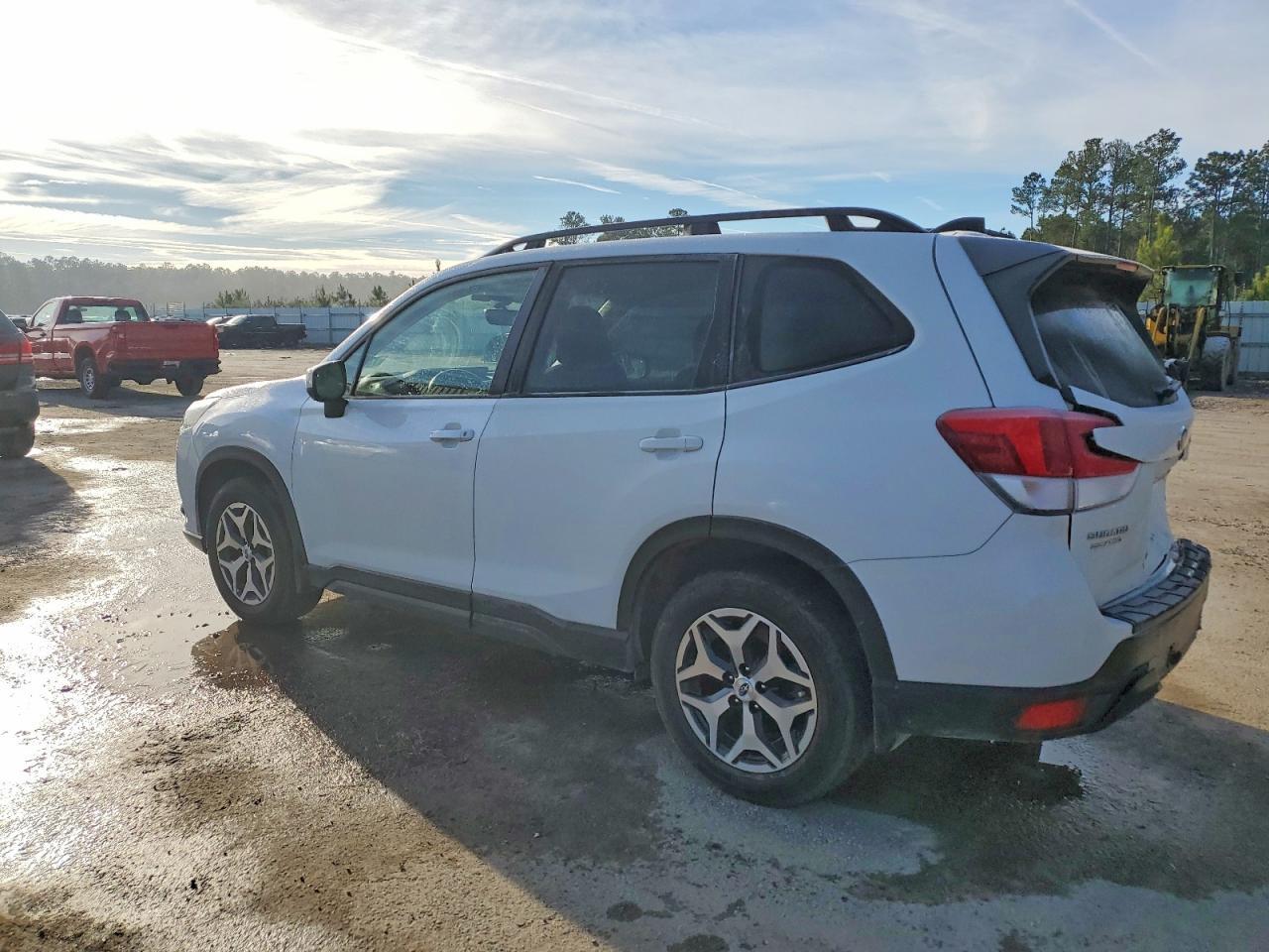 2024 Subaru Forester Premium - Фото 2