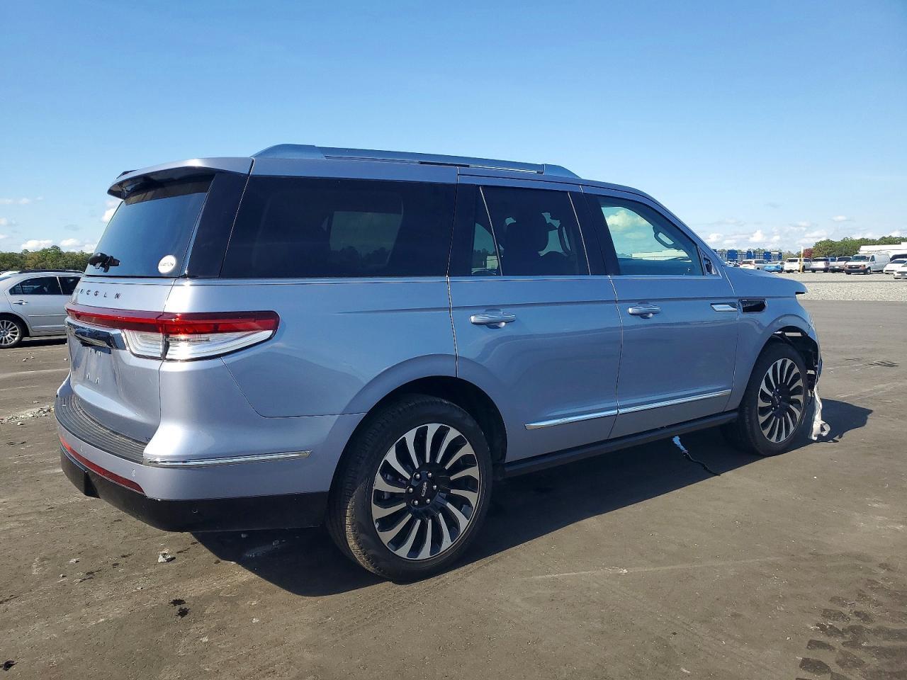 2024 Lincoln Navigator Black Label - Image 3