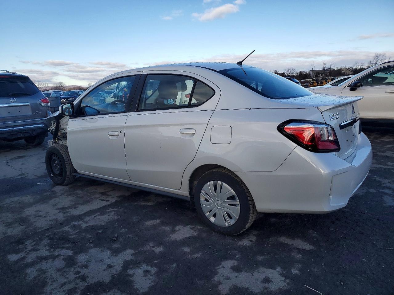 2024 Mitsubishi Mirage G4 Es - Image 2