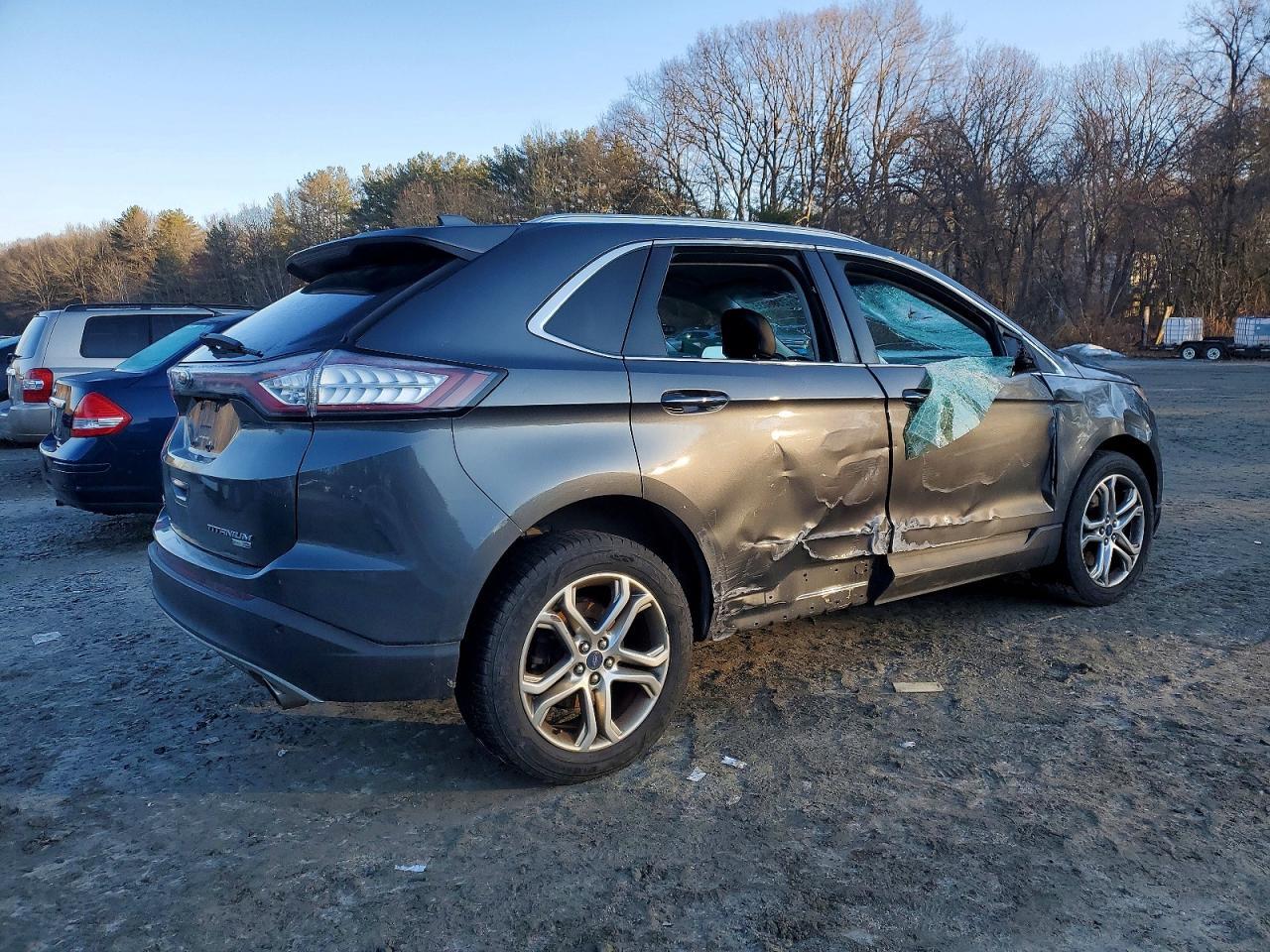 2017 Ford Edge Titanium - Image 3