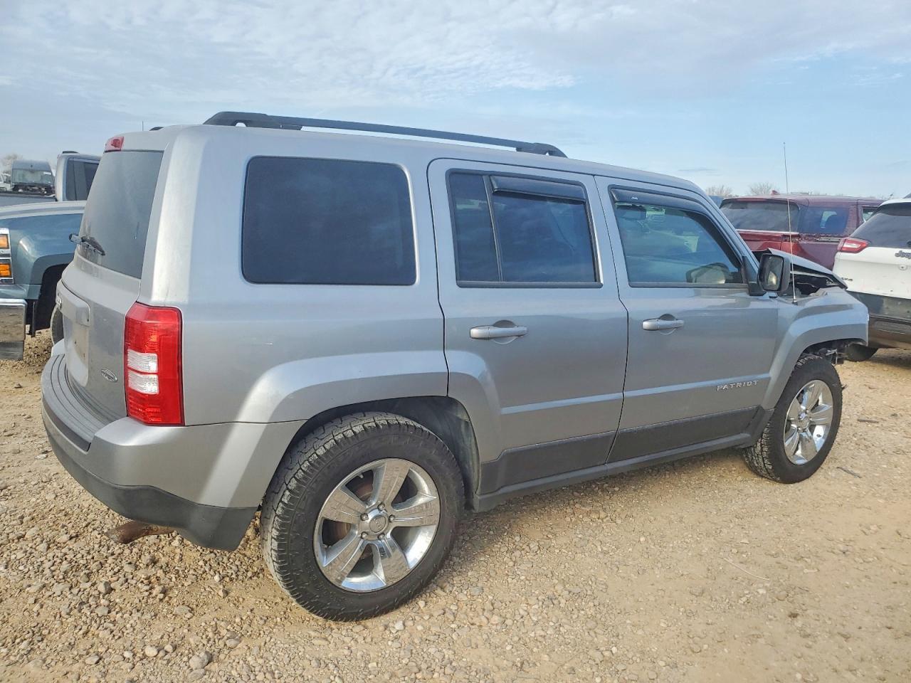2014 Jeep Patriot Latitude - Фото 3