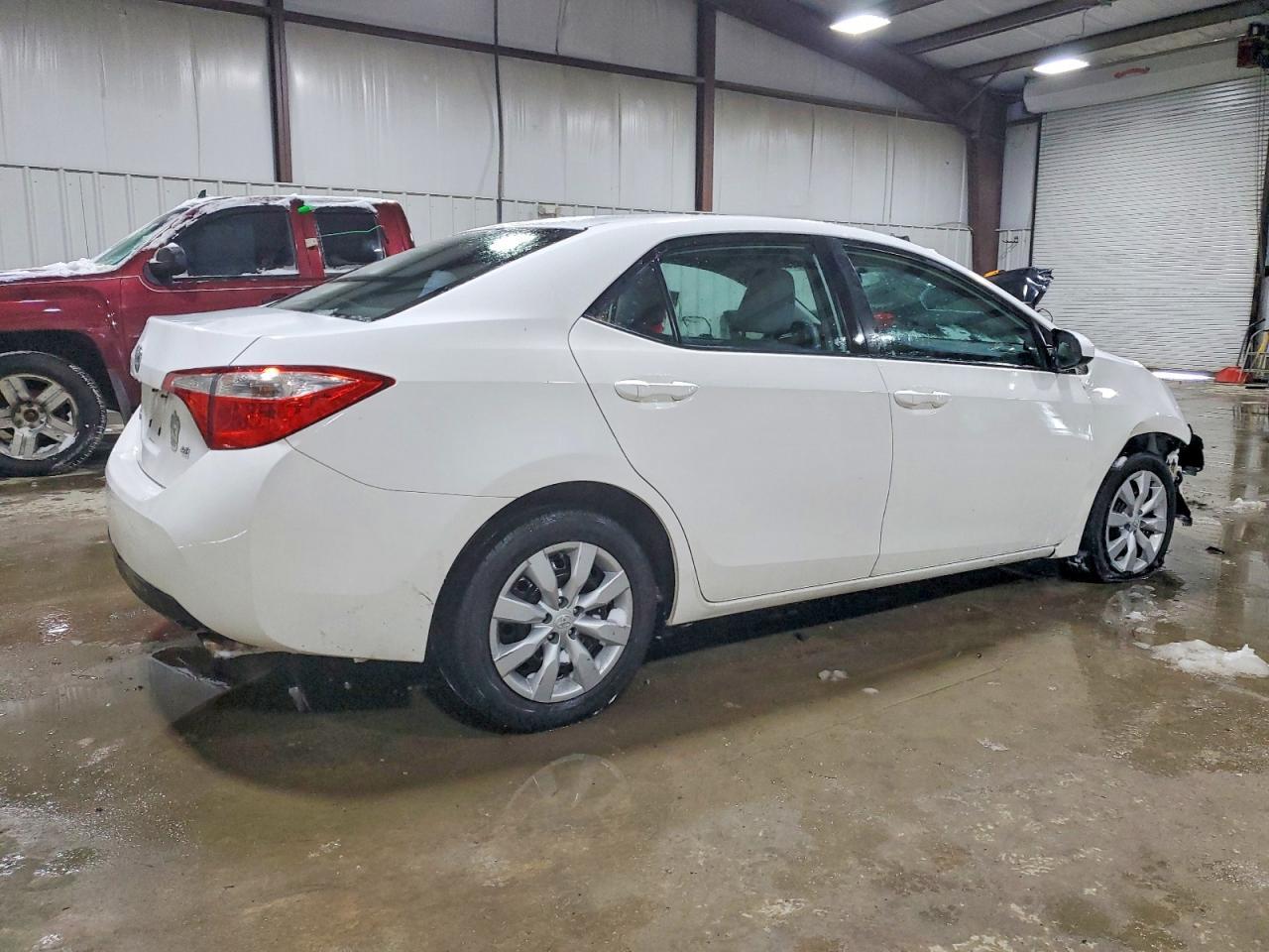 2014 Toyota Corolla Le - Image 3