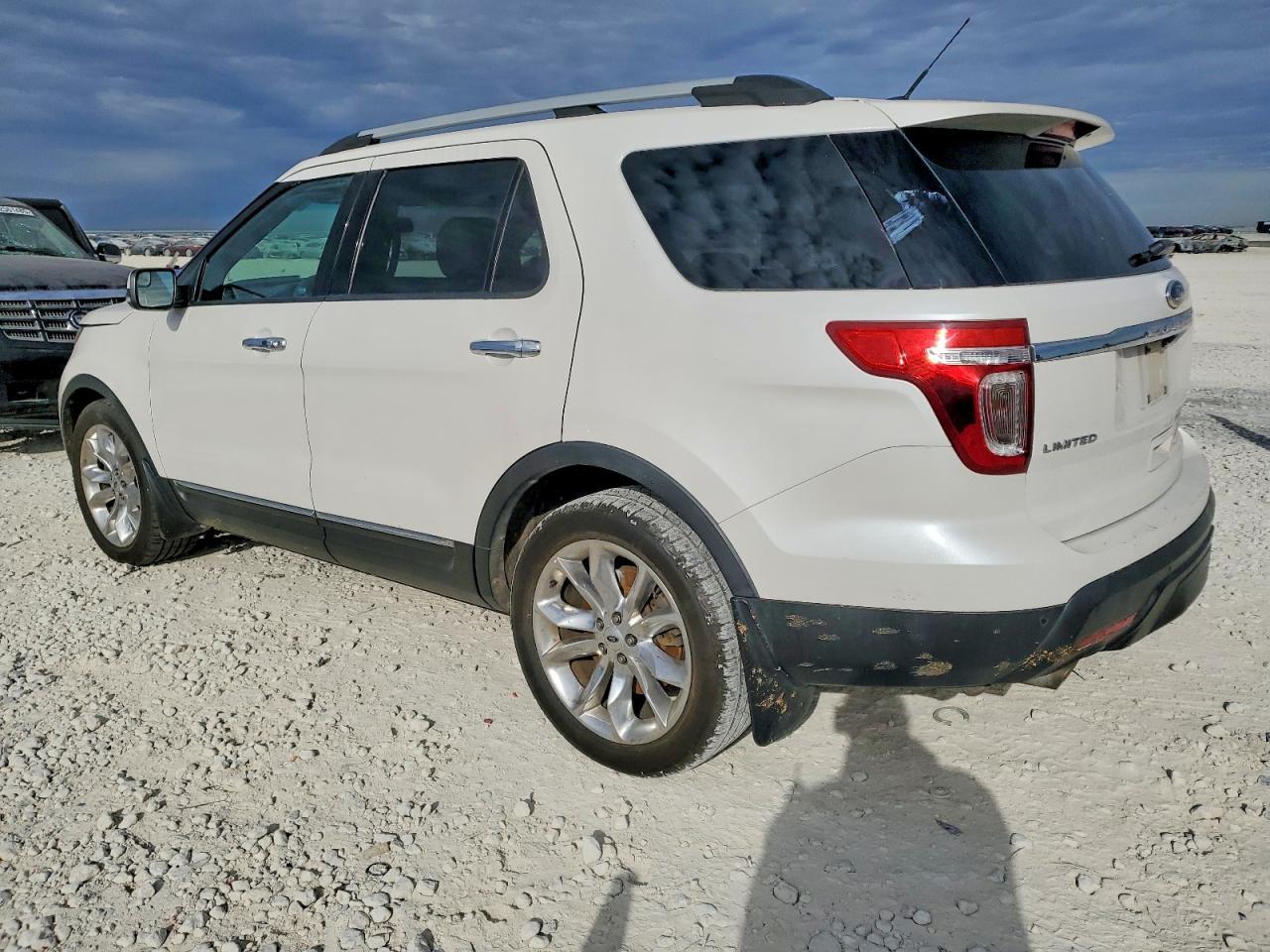 2013 Ford Explorer Limited - Image 2