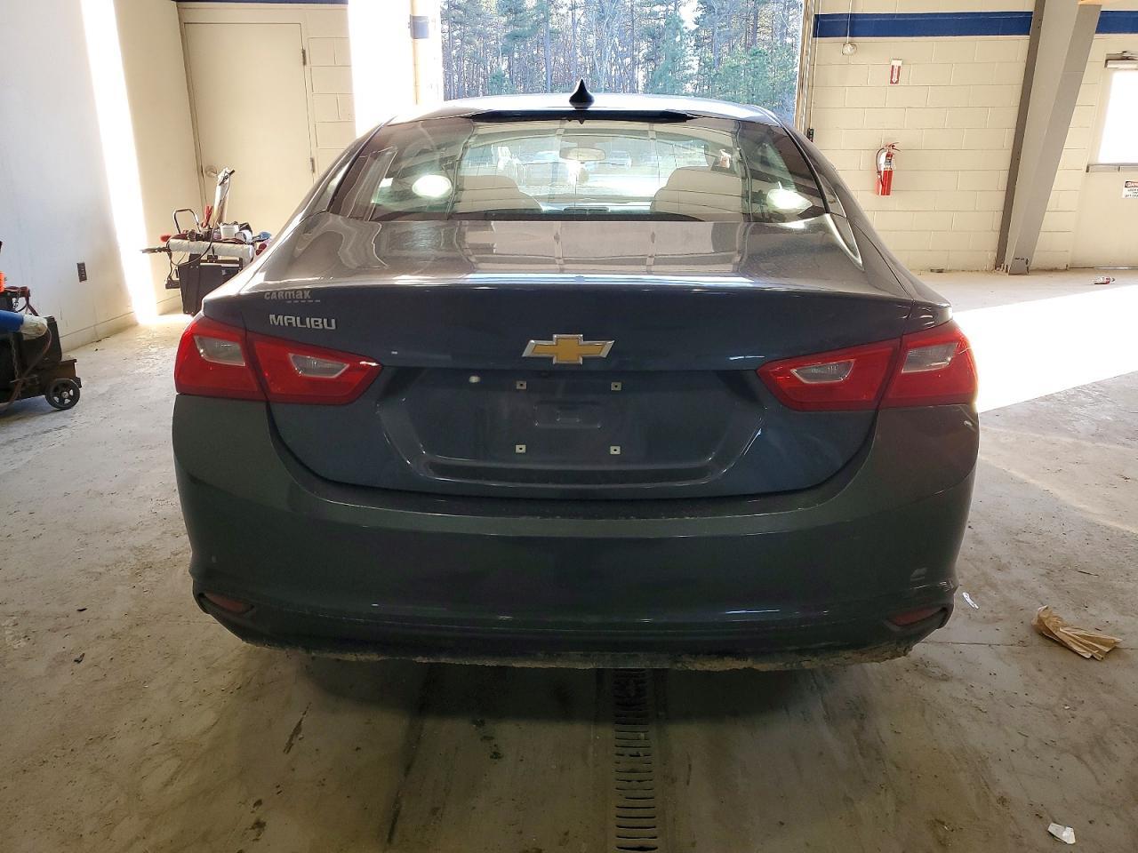 2017 Chevrolet Malibu Ls - Фото 6