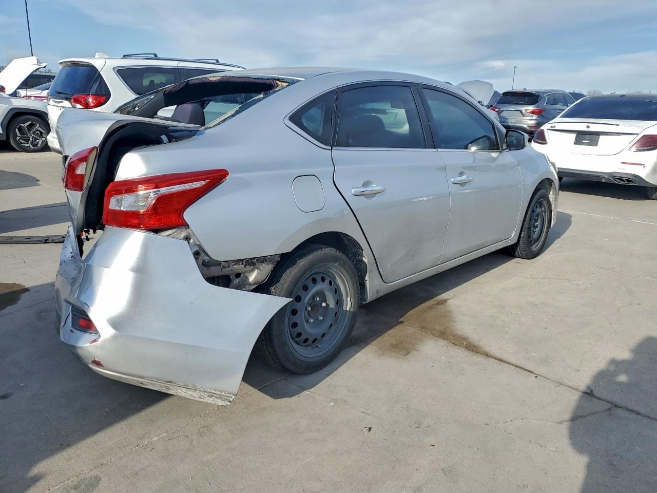 2017 Nissan Sentra S - Фото 3
