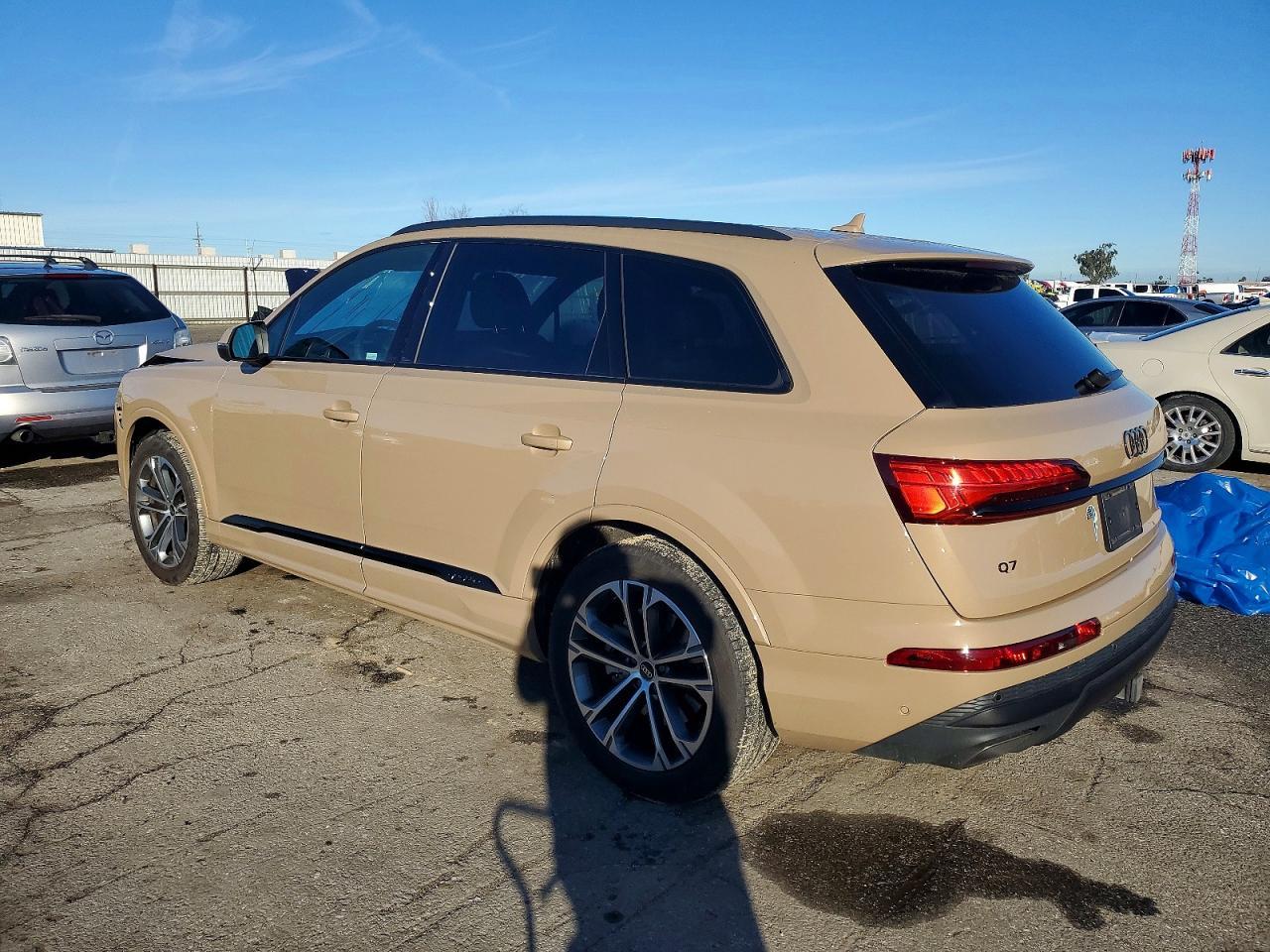 2025 Audi Q7 Premium Plus - Фото 2