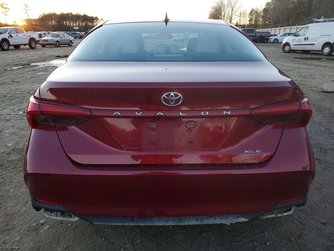 2019 Toyota Avalon Xle - Фото 6