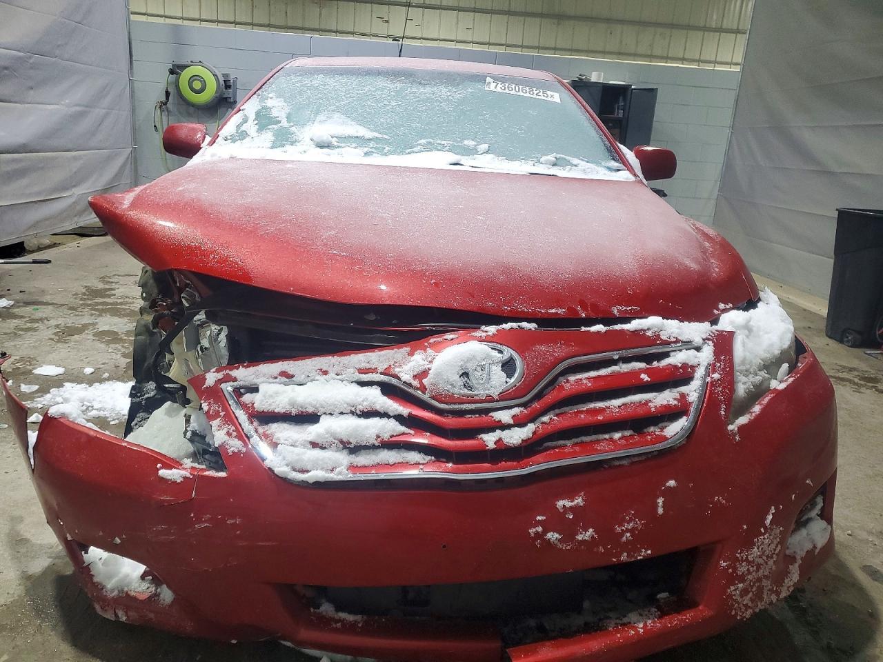 2010 Toyota Camry Le - Фото 5