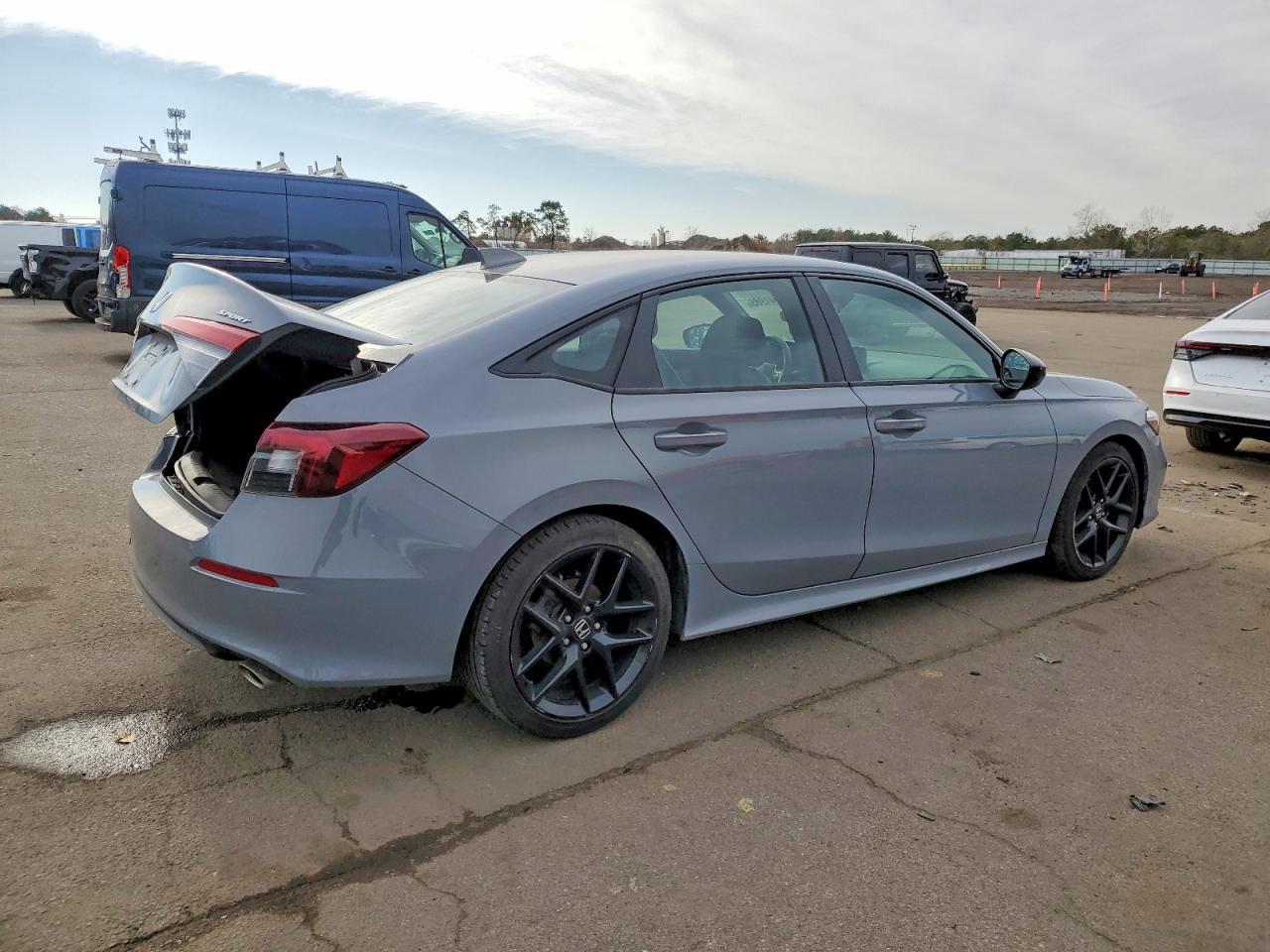 2025 Honda Civic Sport - Фото 3