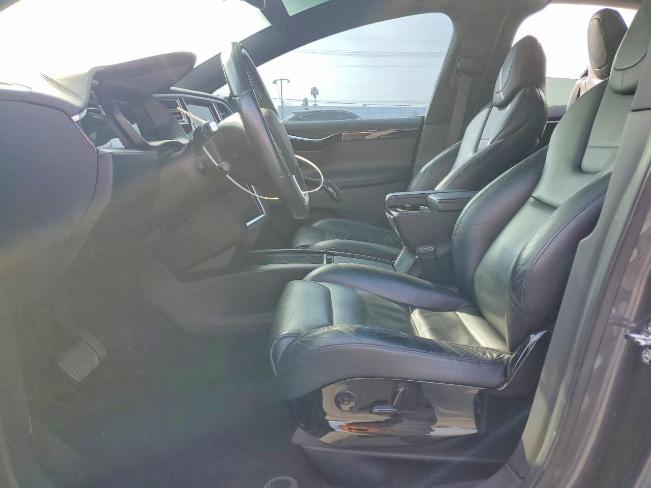 2016 Tesla Model X - Image 7